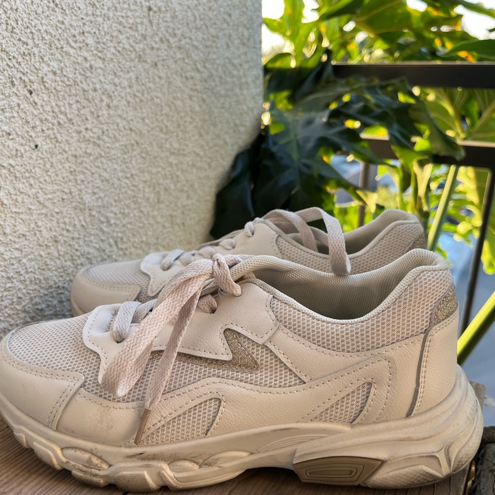 Nude tennis shoes